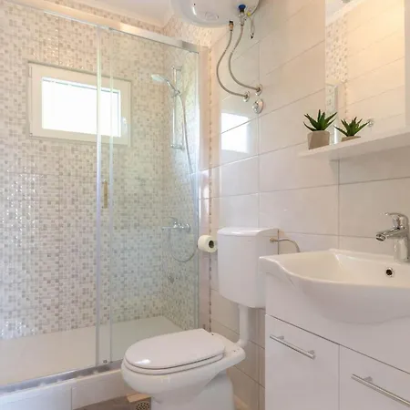 K & N - One Bedroom A2 * Prizba