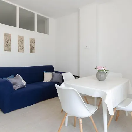 K & N - One Bedroom A2 Apartament *