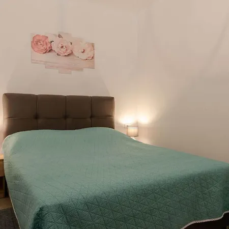 Apartament K & N - One Bedroom A2 *