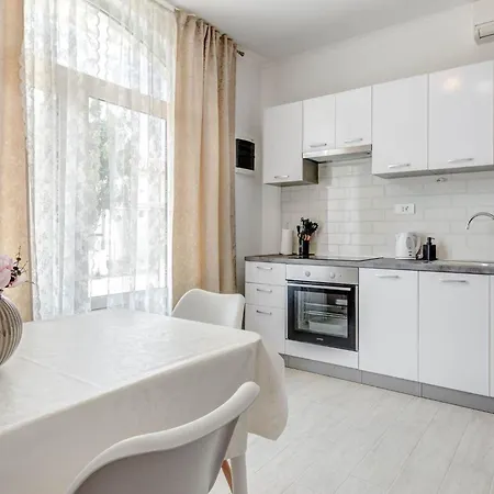 K & N - One Bedroom A2 Apartamento *