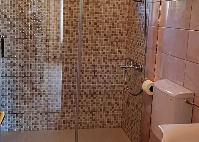 K & N - One Bedroom A2 *